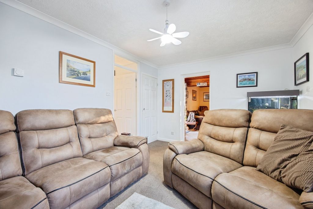 Property photo 3 of 19