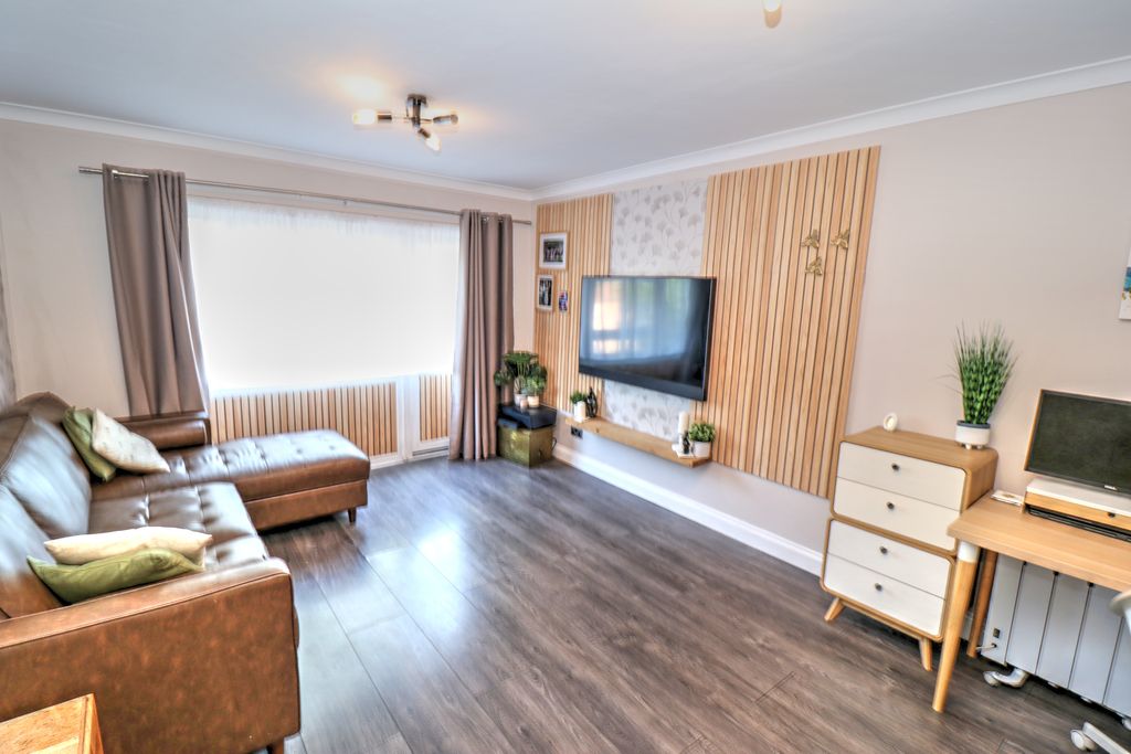 Property photo 1 of 16 Img_8351