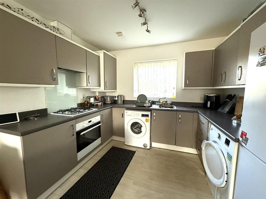 Property photo 2 of 9 50 Langley Kit.Jpeg