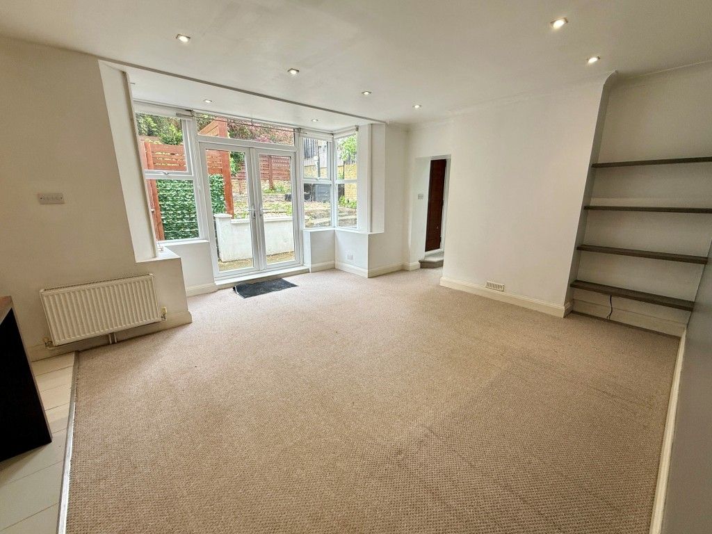 Property photo 3 of 11 Living Room