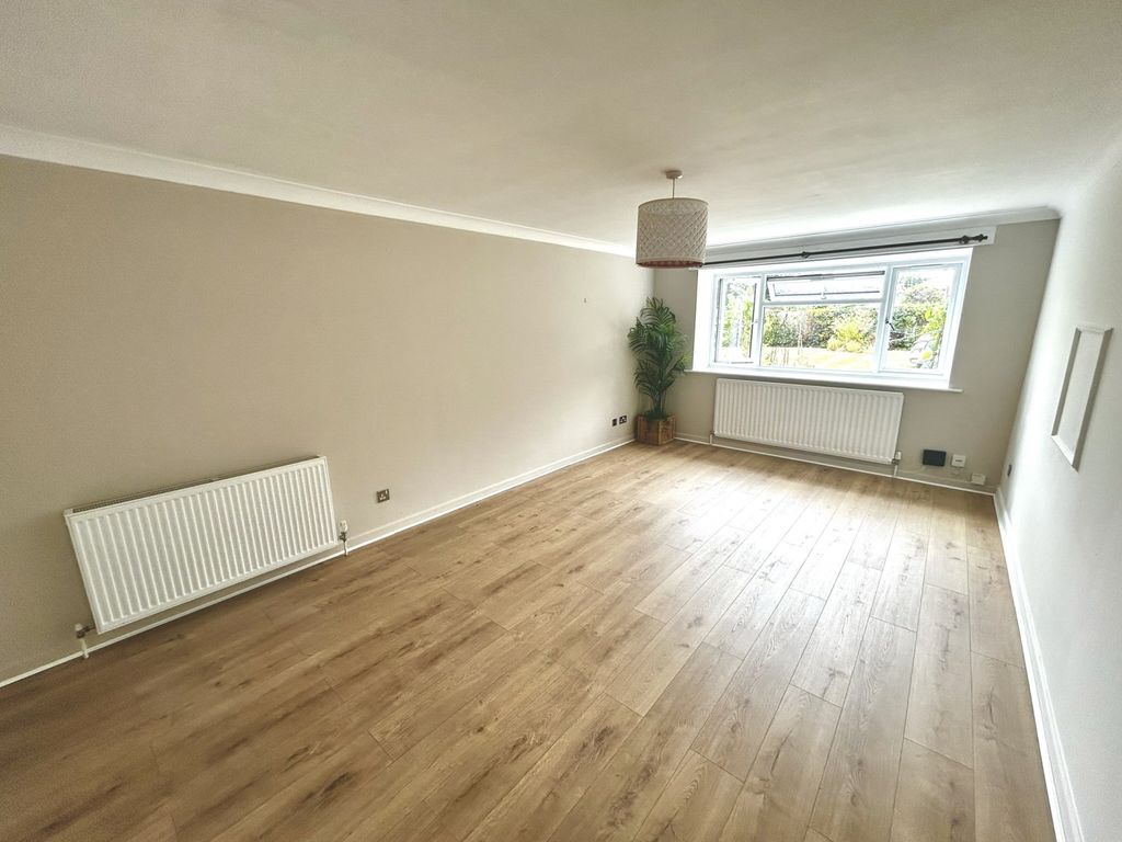 Property photo 2 of 11 7-Img_1363