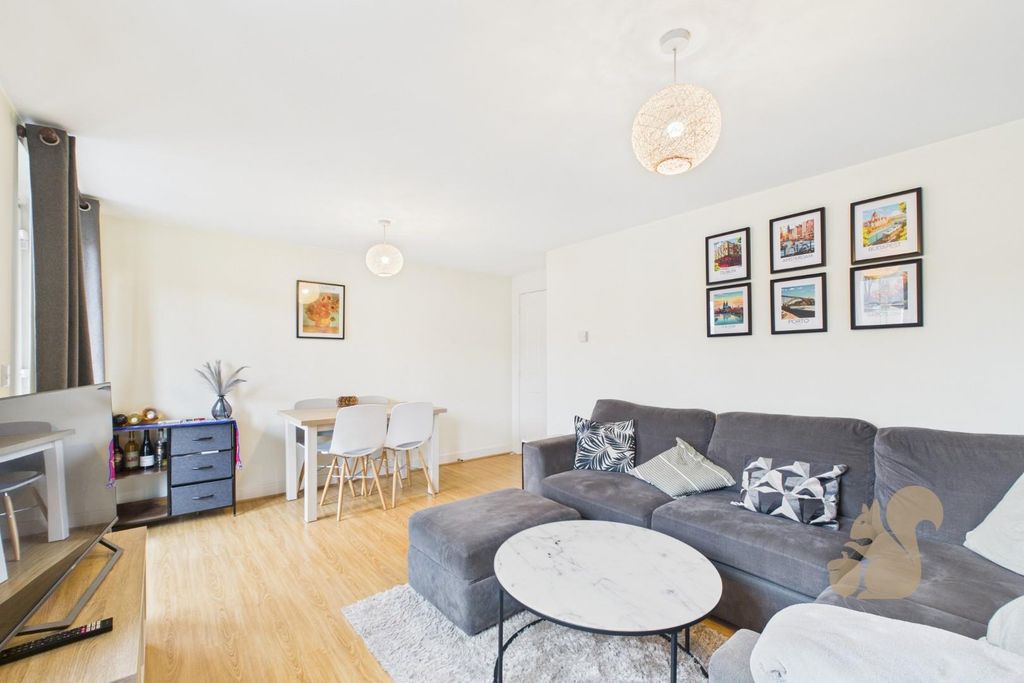 Property photo 3 of 17 Cam01659G0-Pr0674-Still008.Jpg