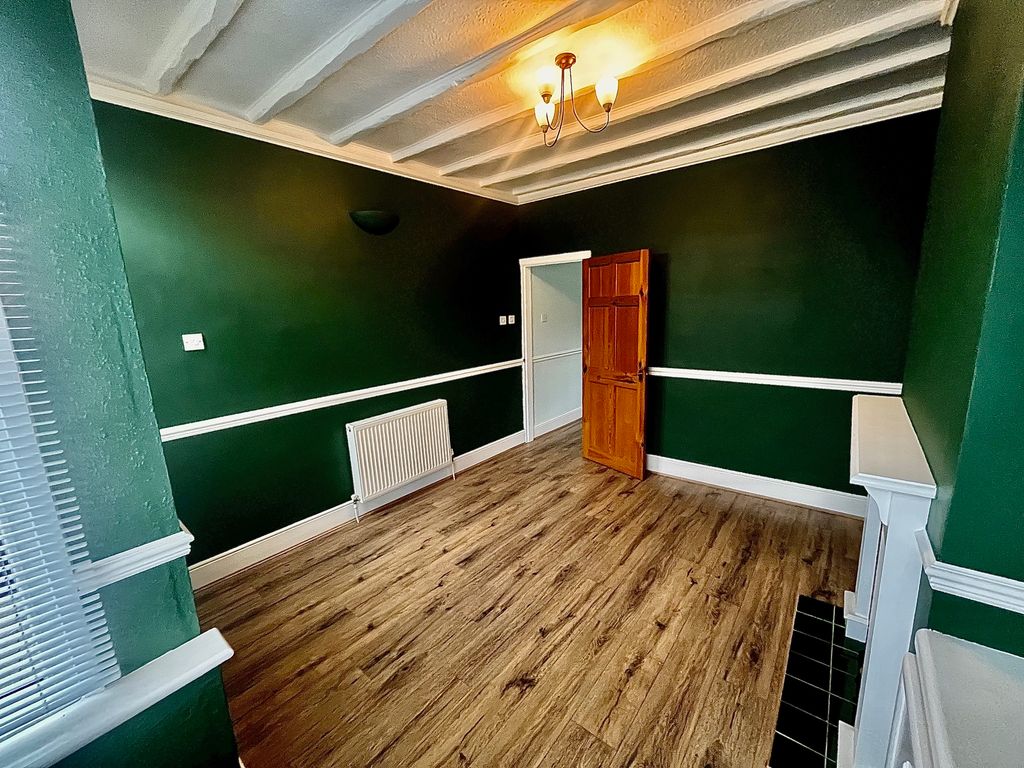 Property photo 3 of 9 Living Room