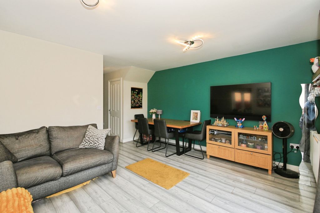 Property photo 2 of 17 Img_2454