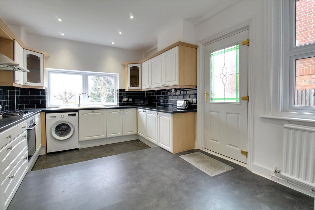 Property photo 2 of 16 Picture No. 22