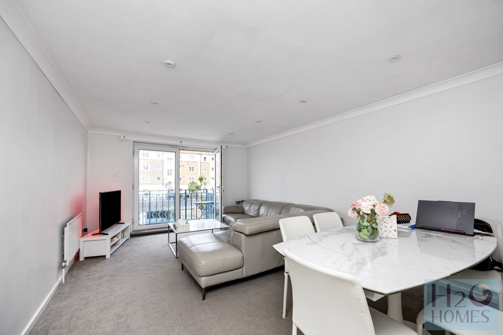 Property photo 1 of 14 Britannia Court_5-001