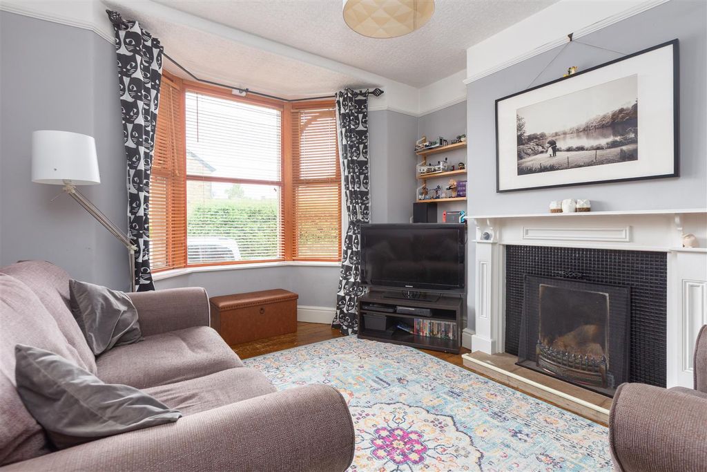 Property photo 2 of 18