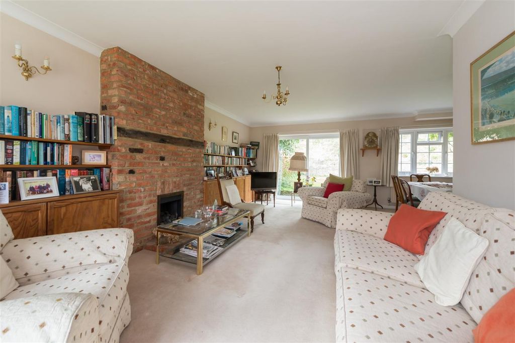 Property photo 2 of 22