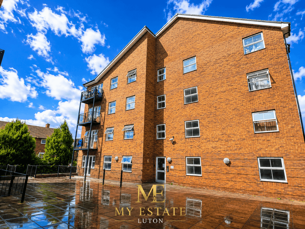 Property photo 1 of 5 Modern 2 Bedroom Ground Floor Flat | Holly Street, Luton | Ideal First Time Buy Or Investment