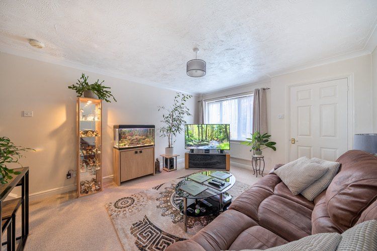 Property photo 2 of 20