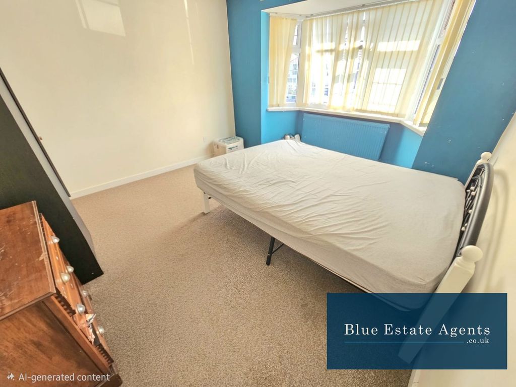 Property photo 2 of 12 Bedroom