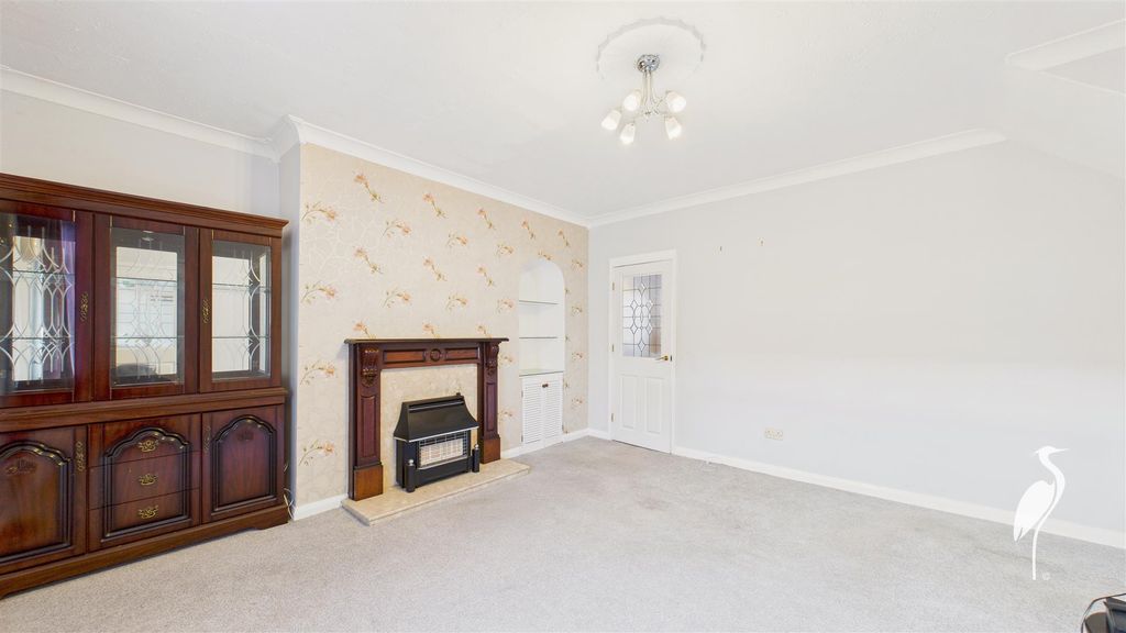 Property photo 3 of 14 Lounge