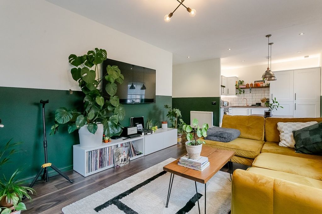 Property photo 2 of 24