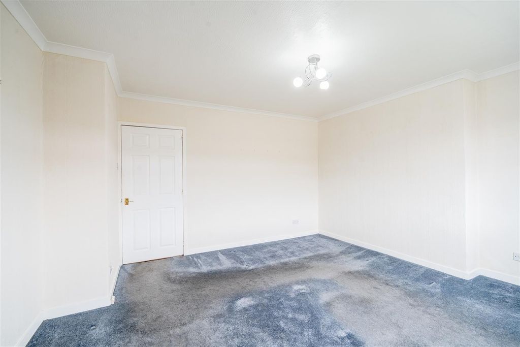 Property photo 3 of 14 Lounge.Jpg