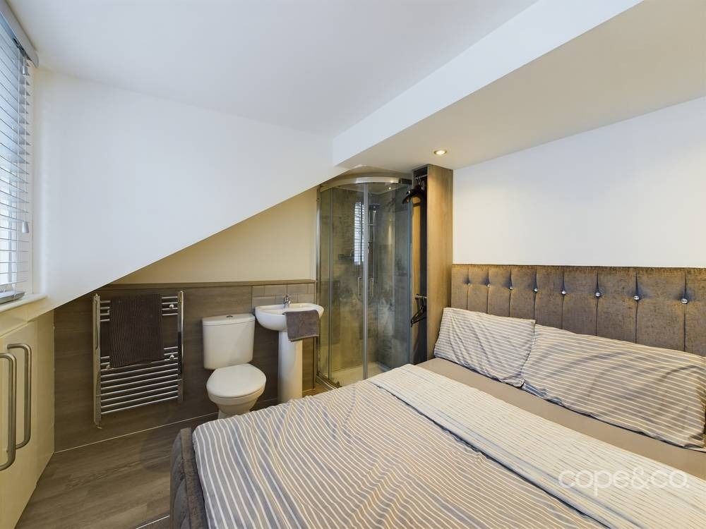 Property photo 3 of 9 4671635