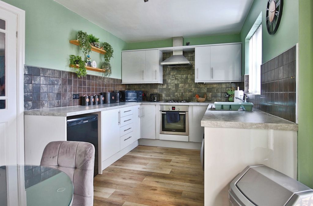 Property photo 3 of 14 4319676