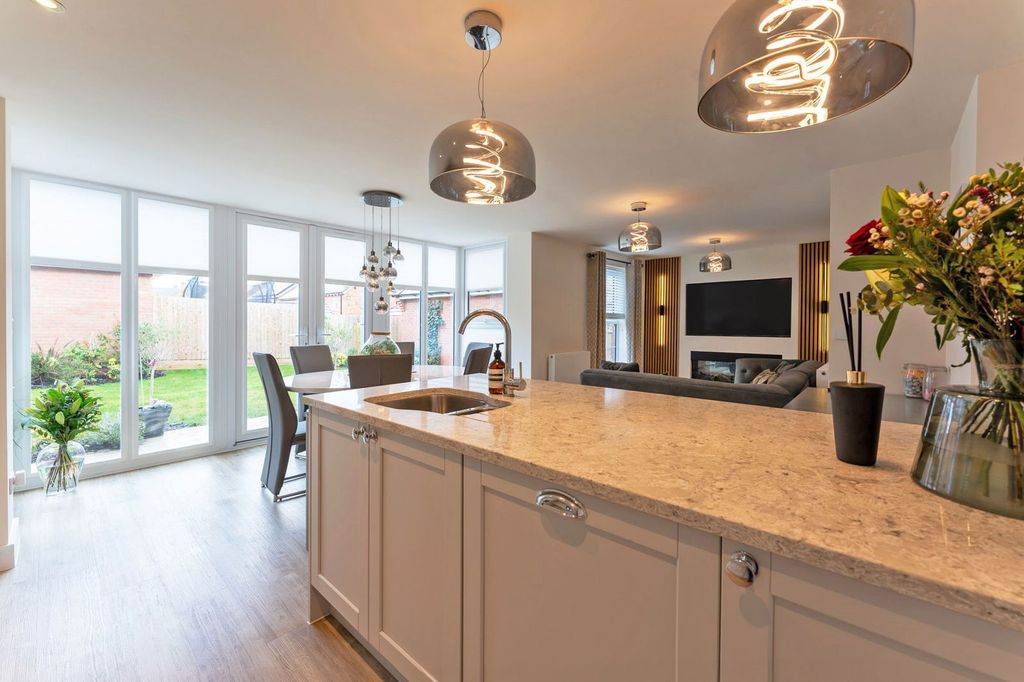 Property photo 3 of 24