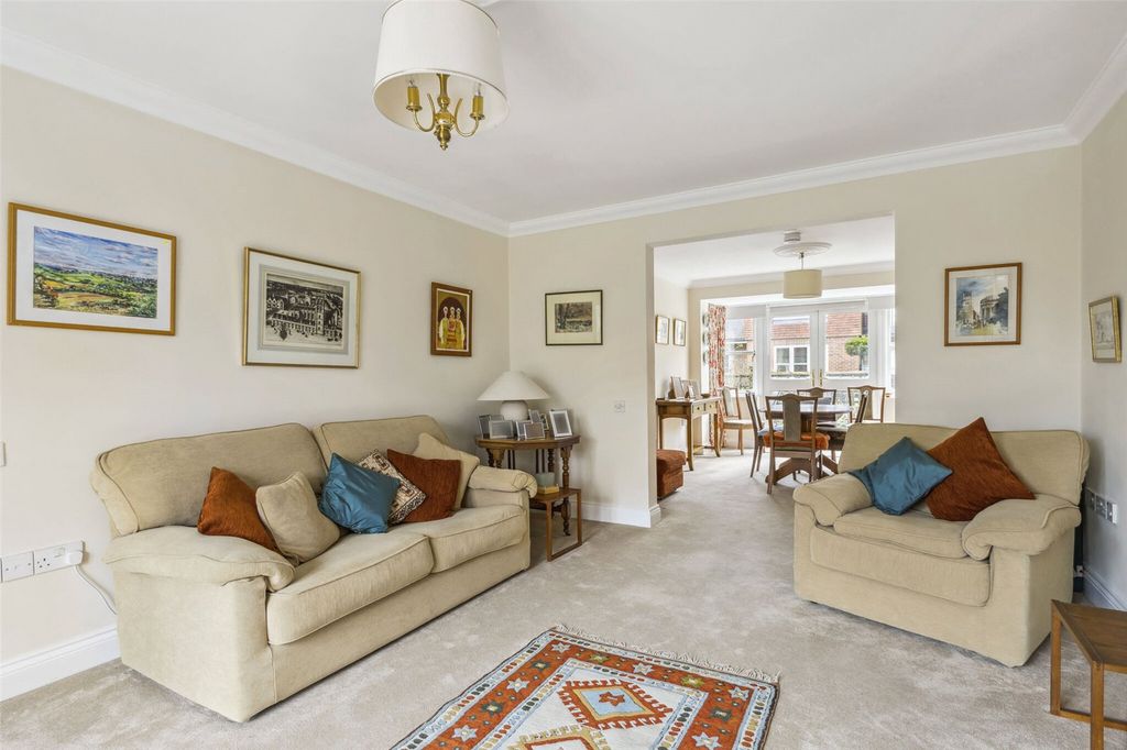 Property photo 2 of 15 Sitting Room