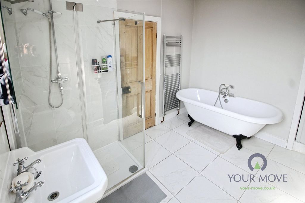 Property photo 3 of 16 Picture No. 13