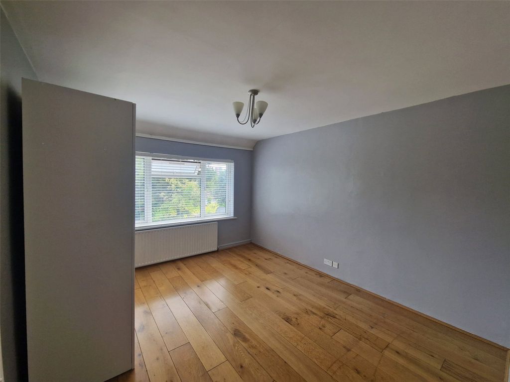 Property photo 2 of 9 Picture No. 22