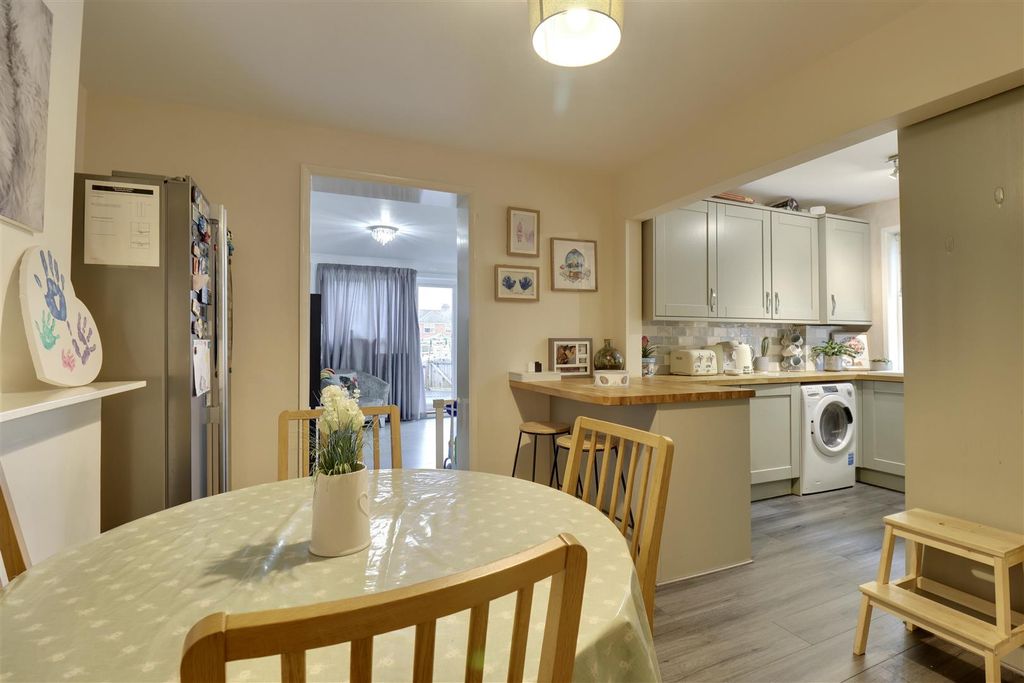 Property photo 2 of 20 54653Ae0-1833-422C-8787-2609C00Fefd7_1_201_A.Jpeg