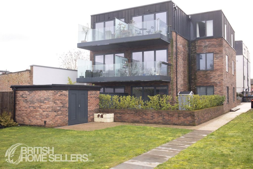 Property photo 1 of 14 Picture No. 13