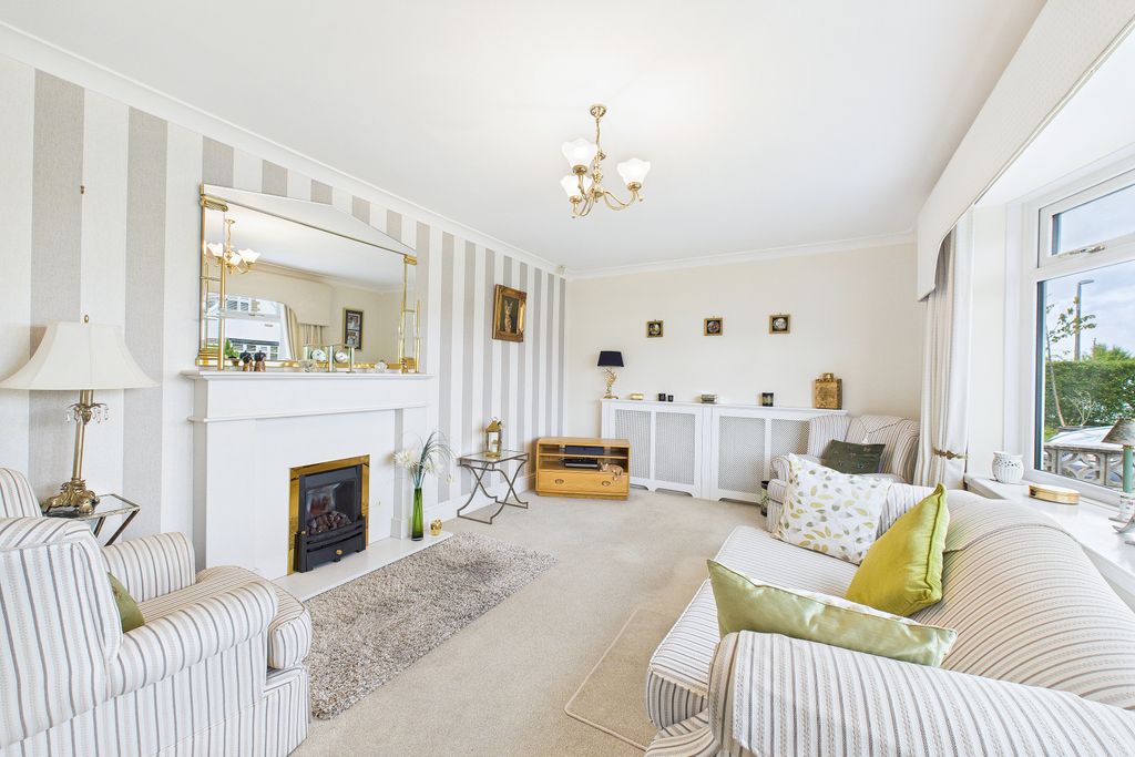 Property photo 2 of 10 Living Room