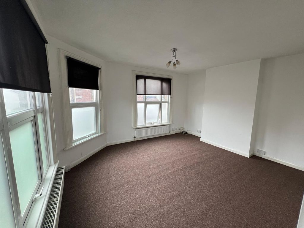 Property photo 2 of 4