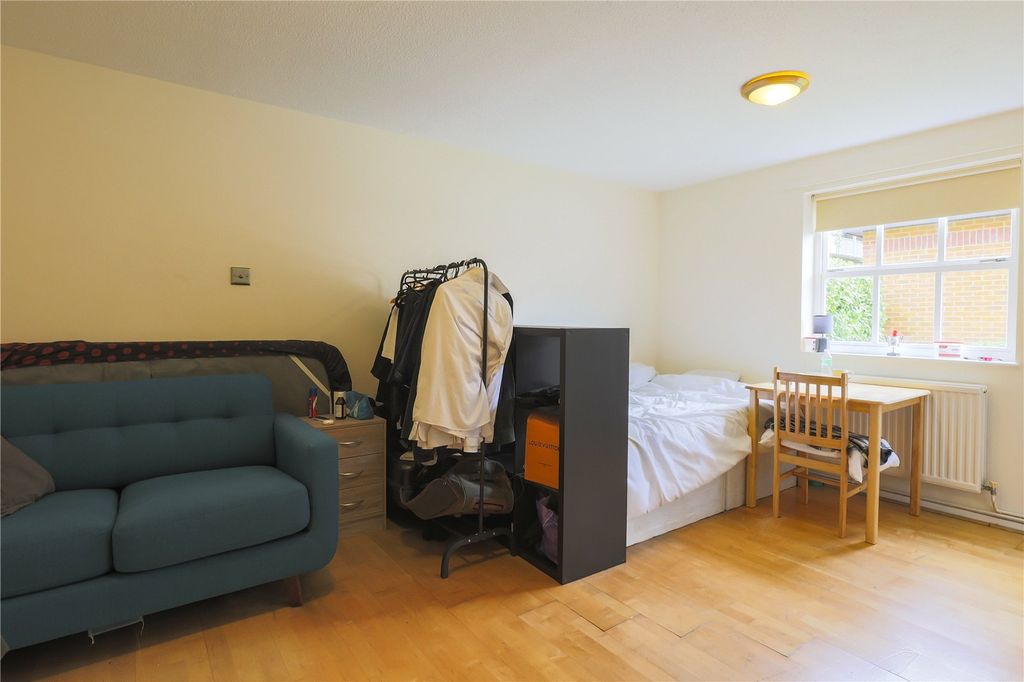 Property photo 2 of 7 Picture No. 20