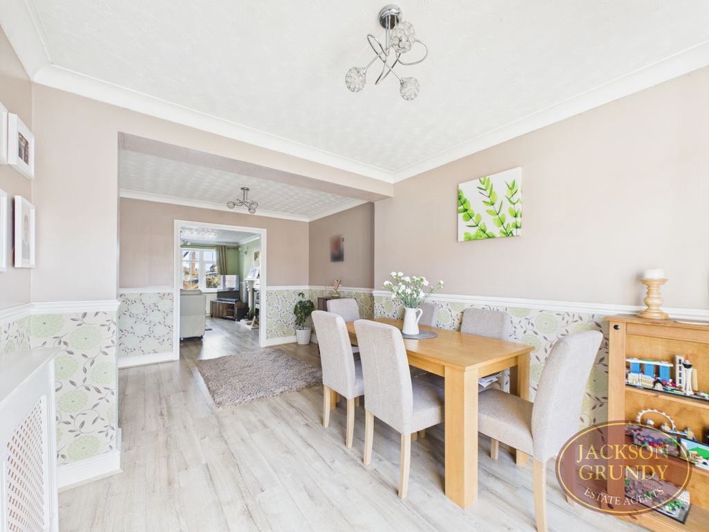 Property photo 2 of 17 Obelisk Rise