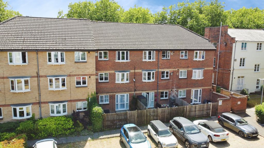 Property photo 2 of 24