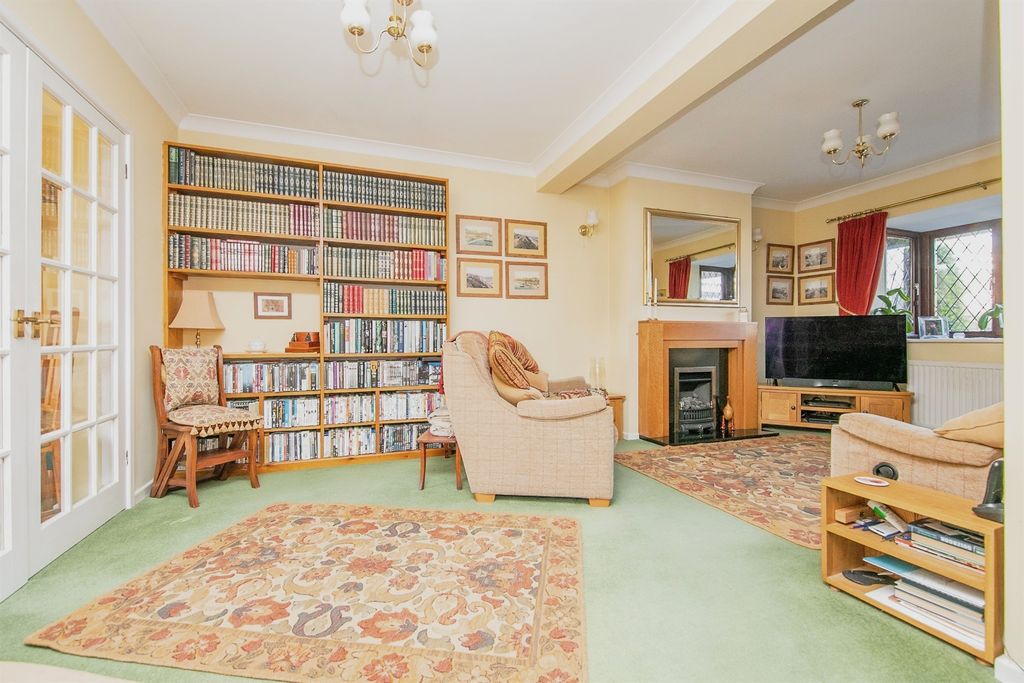 Property photo 3 of 17