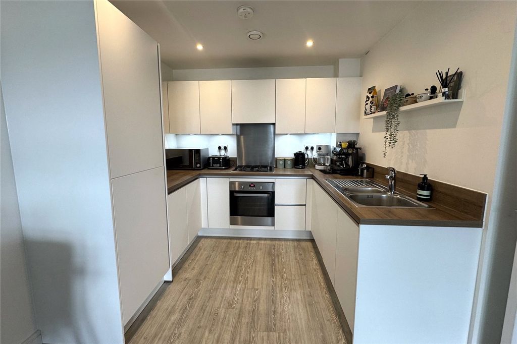 Property photo 2 of 10 Picture No. 17