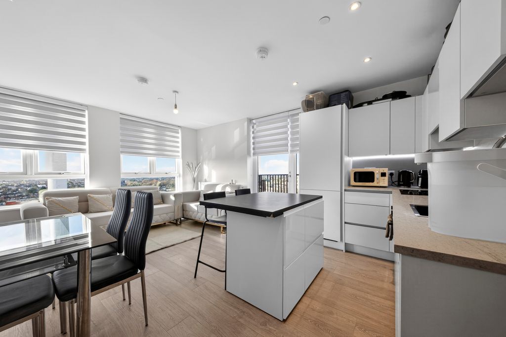 Property photo 2 of 16 Open Plan Living