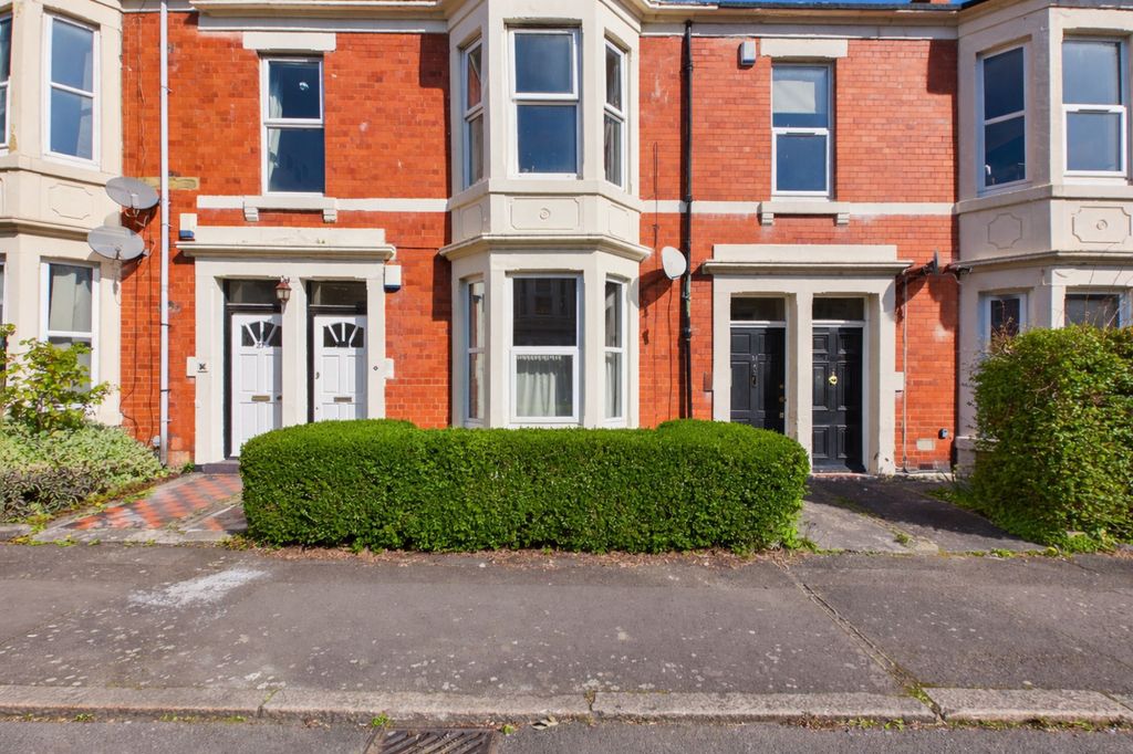 Property photo 1 of 6 External