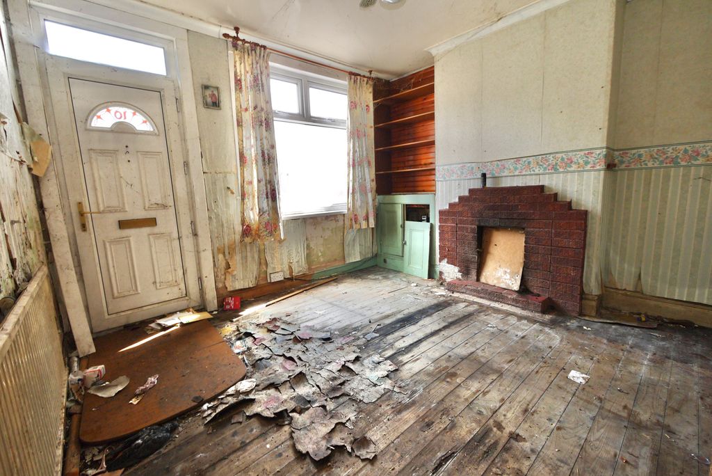 Property photo 2 of 11