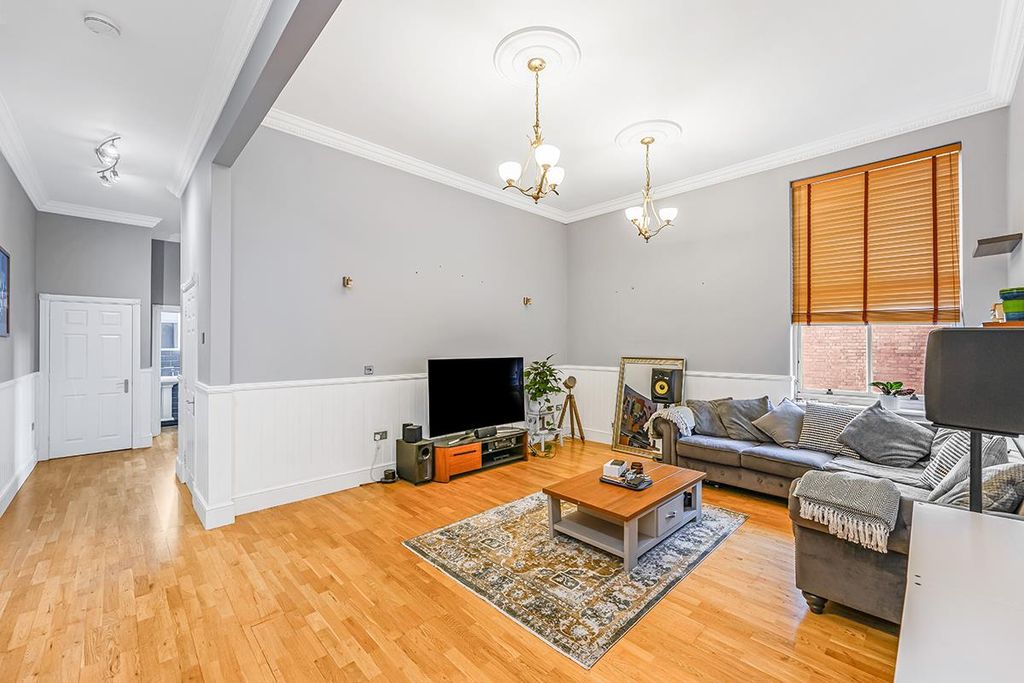 Property photo 2 of 14 14 Kensington House-1.Jpg