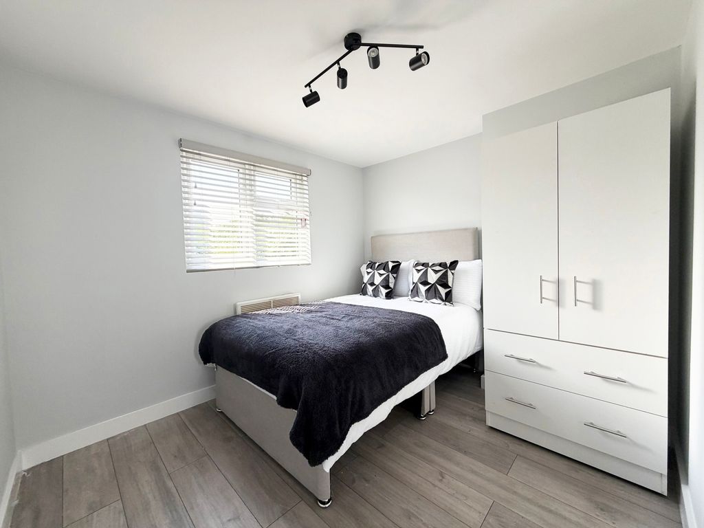 Property photo 1 of 3