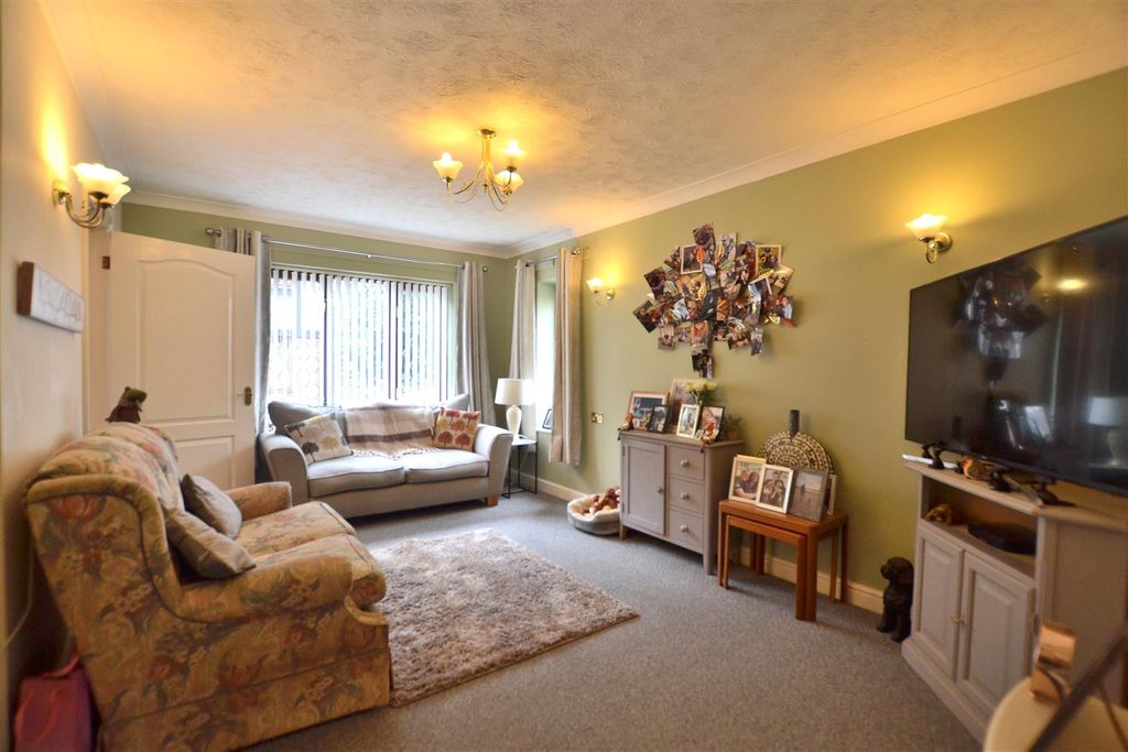 Property photo 3 of 16 Living Room.Jpg