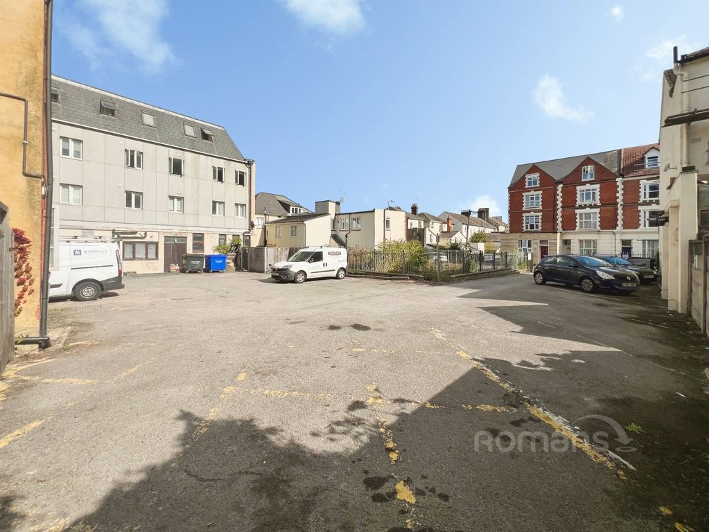 Property photo 3 of 15 Pbox-Img.Jpg