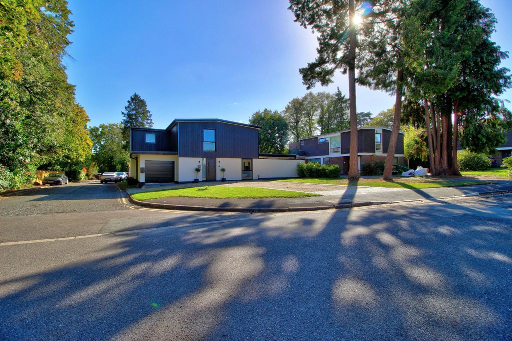 Property photo 2 of 26 Re-Modelled And Re-Furbished