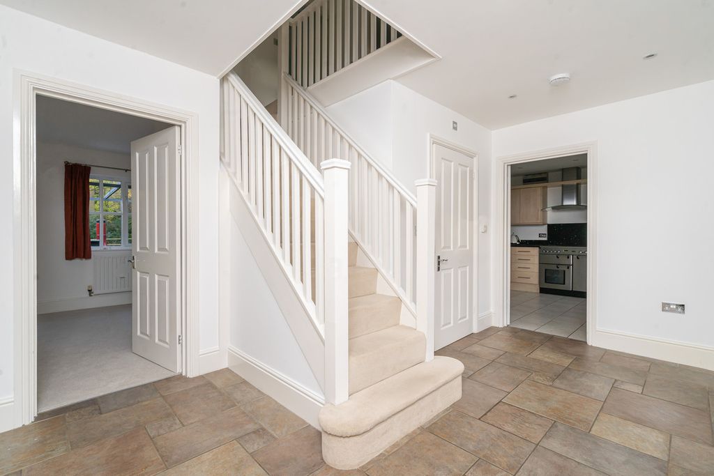 Property photo 3 of 29