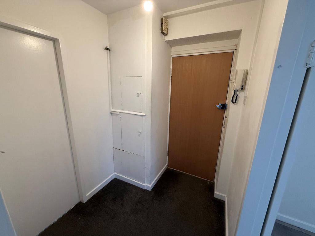 Property photo 3 of 15 Photo 8