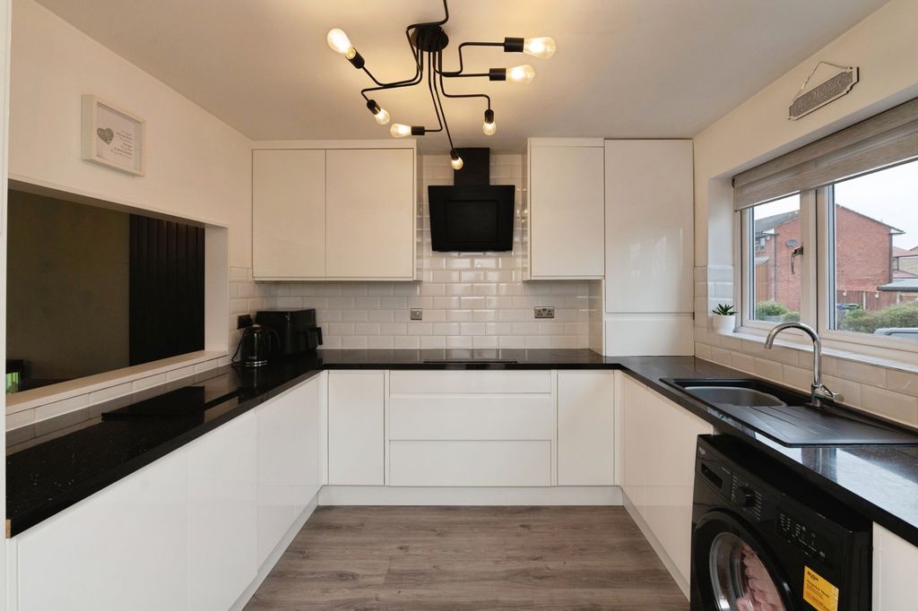 Property photo 2 of 25 Picture