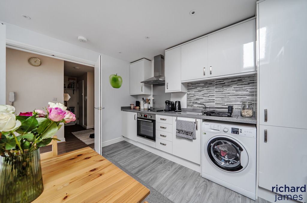 Property photo 2 of 22 F5F0d66698Cb40d9B7F3Ccf2F36B2189