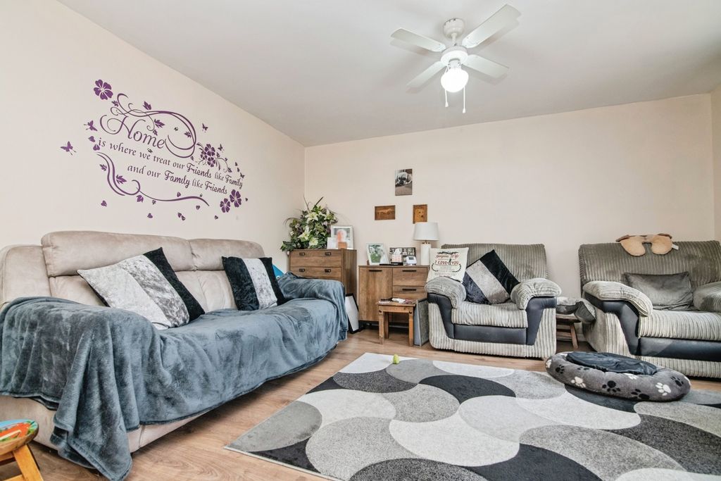 Property photo 3 of 16 Photo