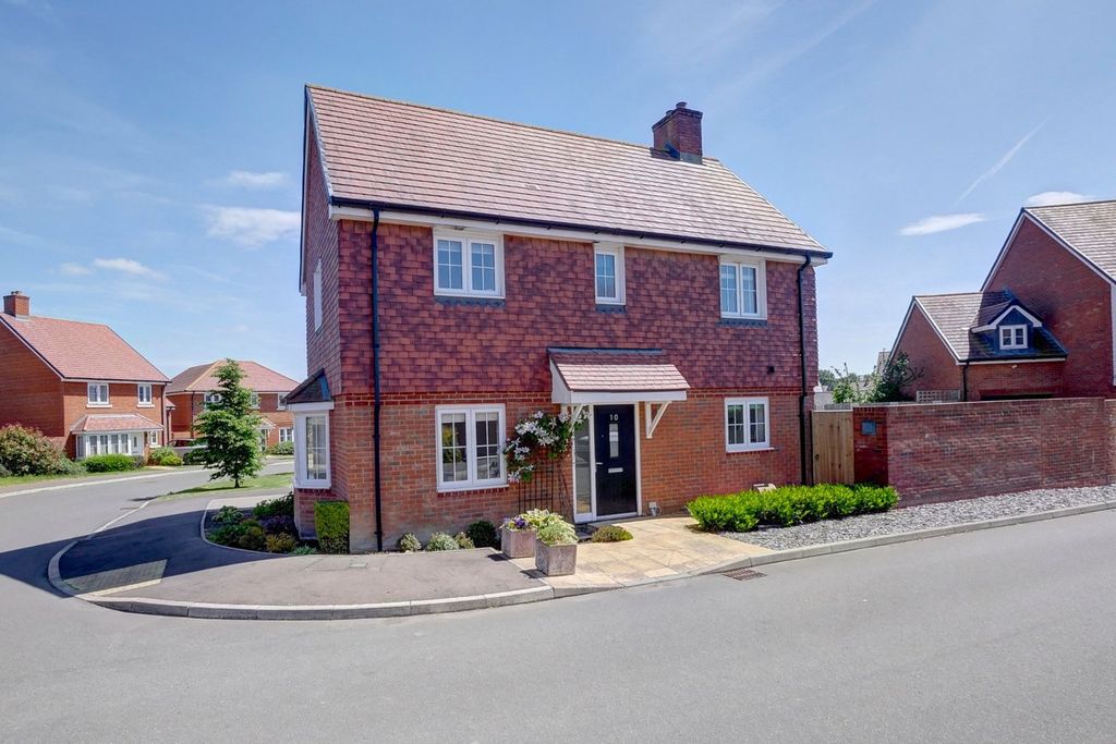 Property photo 1 of 36