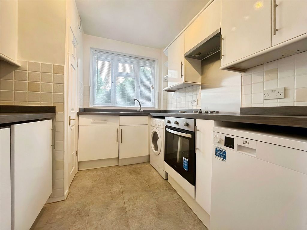 Property photo 2 of 11 Kitchen