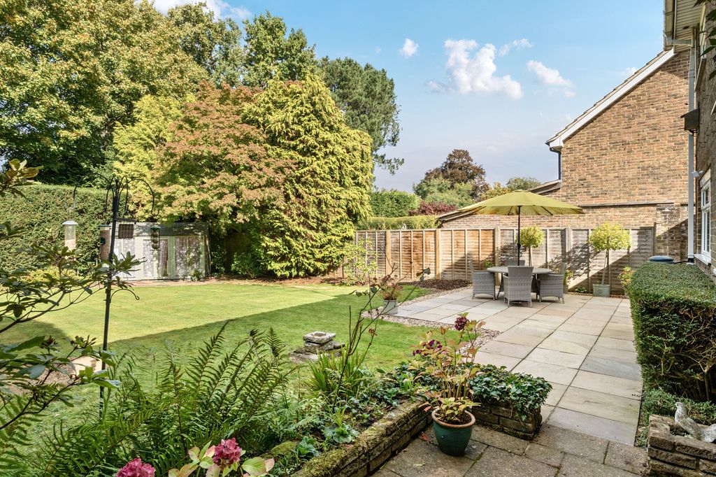 Property photo 3 of 13 Garden