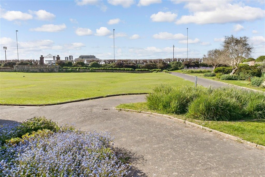 Property photo 2 of 11 Surrounding Area